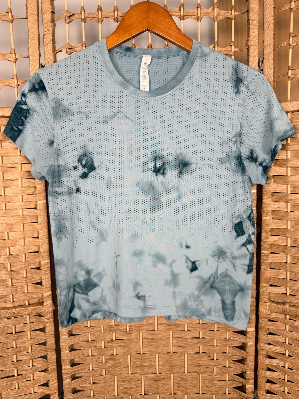 Lululemon Train to Be Short Sleeve Shirt Marble Dye Tidewater Teal Size 4